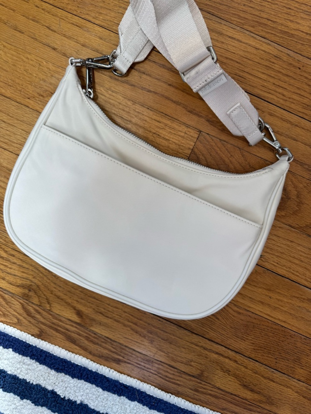 lululemon athletica Cream Shoulder Bag - Picture 4 of 6